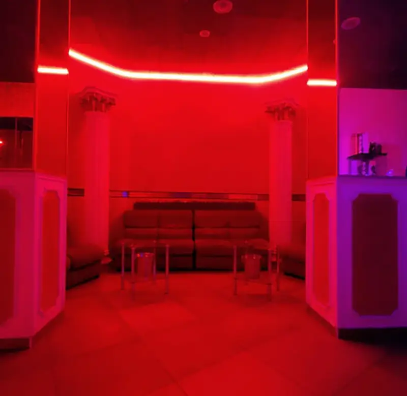 Monella Club