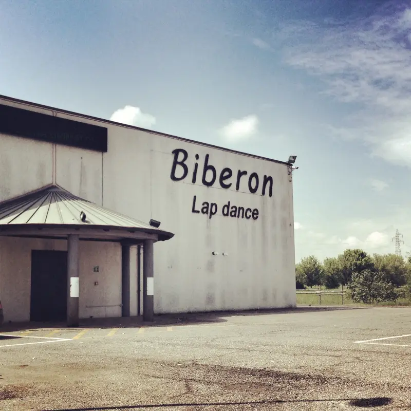 BIBERON lap dance