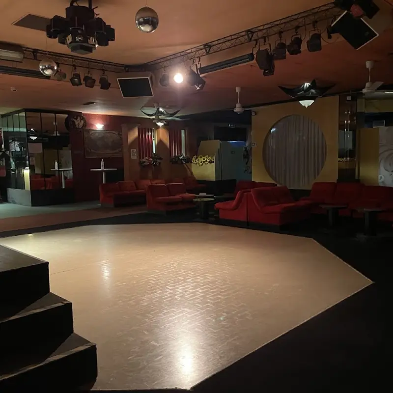 Golden Music Night Club